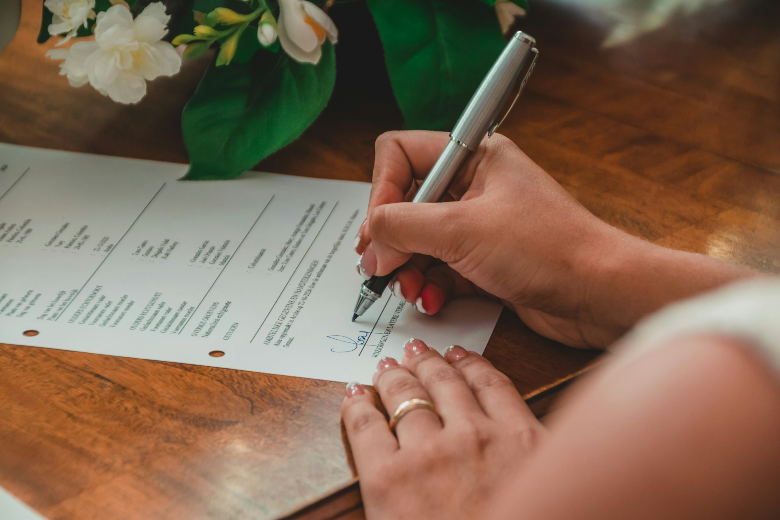 Signature d’un contrat de prestataire lors de l’organisation d’un mariage