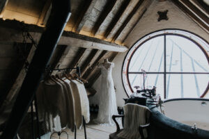 Découvrez les meilleurs lieux pour un mariage d’hiver en Île-de-France : conseils, critères et erreurs à éviter pour une ambiance chaleureuse et élégante.